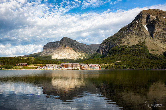 Many Glacier Hotel