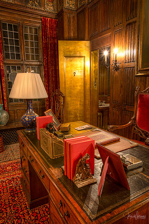 Cuneo Office with Gold Plated Washroom Door