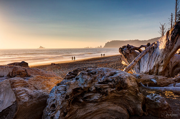 Walking Rialto Beach
