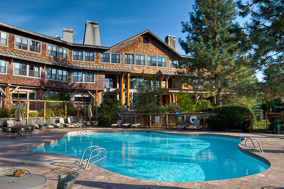 Sun Mountain Lodge Pool